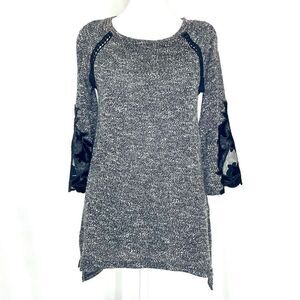 Maurices Sweater Applique Sleeves Size XS  Black White Gray